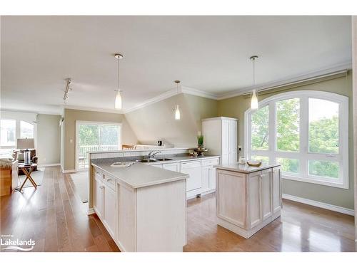 401-31 Dairy Lane, Huntsville, ON - Indoor Photo Showing Kitchen