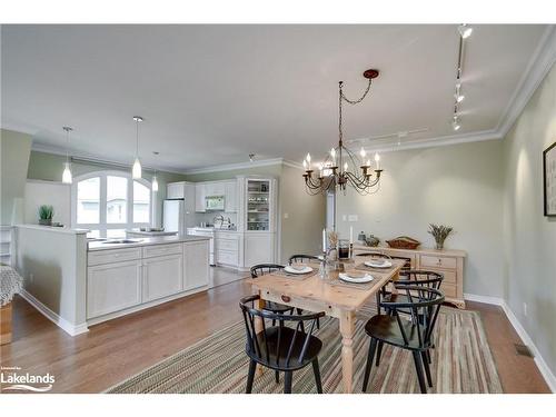 401-31 Dairy Lane, Huntsville, ON - Indoor Photo Showing Dining Room