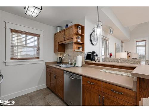 225-125 Fairway Court, The Blue Mountains, ON - Indoor Photo Showing Kitchen With Double Sink