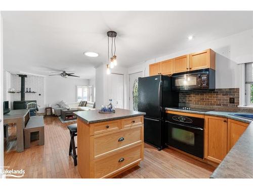 1941 Tiny Beaches Road S, Tiny Twp, ON - Indoor Photo Showing Kitchen