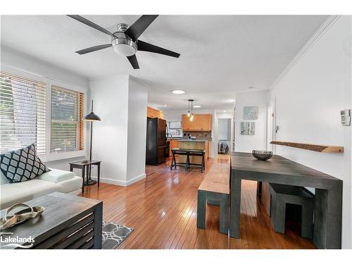 1941 Tiny Beaches Road S, Tiny Twp, ON - Indoor Photo Showing Living Room