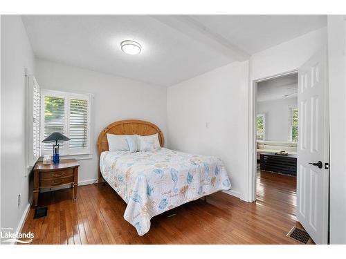 1941 Tiny Beaches Road S, Tiny Twp, ON - Indoor Photo Showing Bedroom