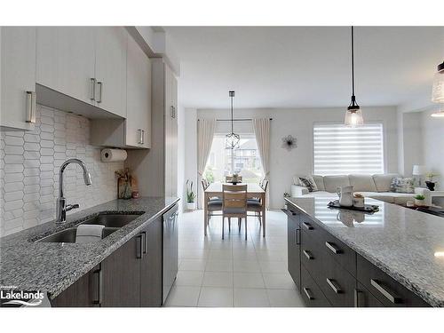 30 Autumn Drive, Wasaga Beach, ON - Indoor Photo Showing Kitchen With Double Sink With Upgraded Kitchen