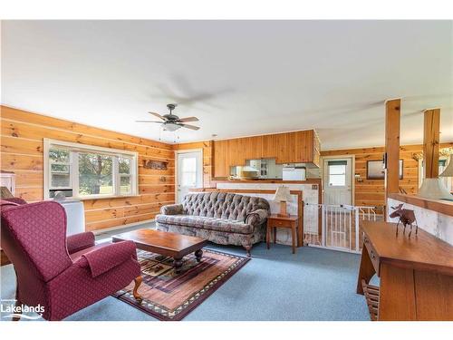 214 North Lancelot Road, Huntsville, ON - Indoor Photo Showing Living Room