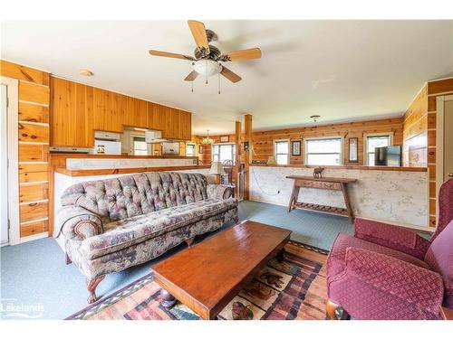 214 North Lancelot Road, Huntsville, ON - Indoor Photo Showing Living Room