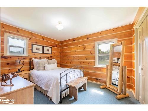 214 North Lancelot Road, Huntsville, ON - Indoor Photo Showing Bedroom