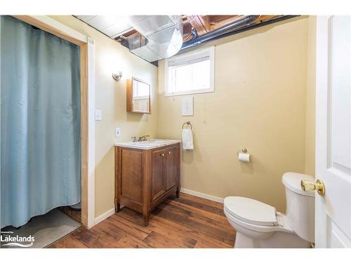 214 North Lancelot Road, Huntsville, ON - Indoor Photo Showing Bathroom