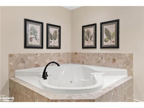 1011 Grandview Hilltop Drive, Huntsville, ON - Indoor Photo Showing Bathroom