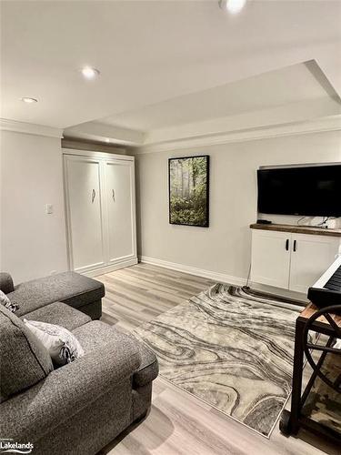 1011 Grandview Hilltop Drive, Huntsville, ON - Indoor Photo Showing Living Room