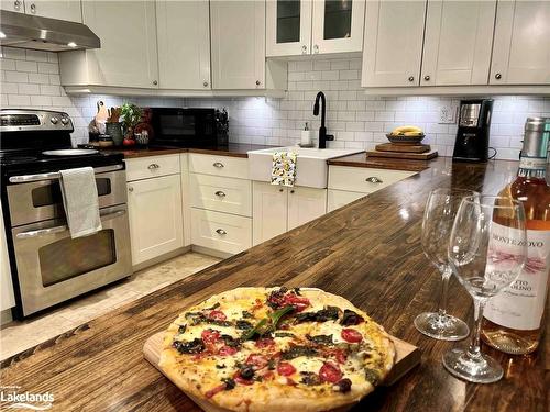 240 West Fox Lake Road, Huntsville, ON - Indoor Photo Showing Kitchen