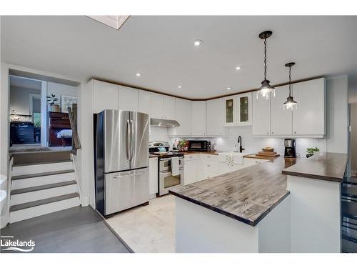 240 West Fox Lake Road, Huntsville, ON - Indoor Photo Showing Kitchen