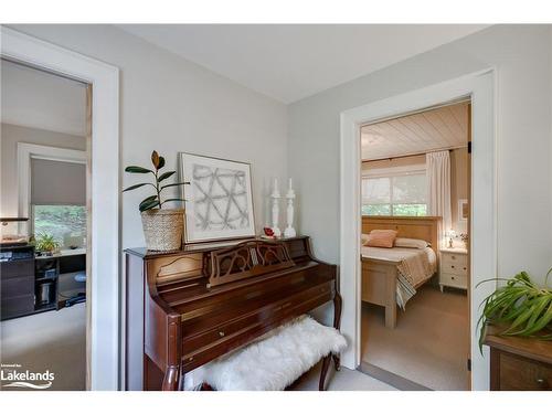 240 West Fox Lake Road, Huntsville, ON - Indoor Photo Showing Bedroom