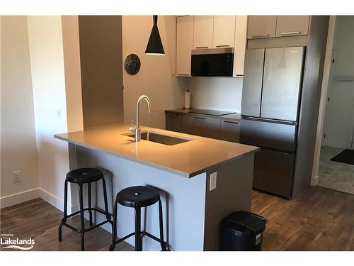 206-10 Beckwith Lane, The Blue Mountains, ON - Indoor Photo Showing Kitchen