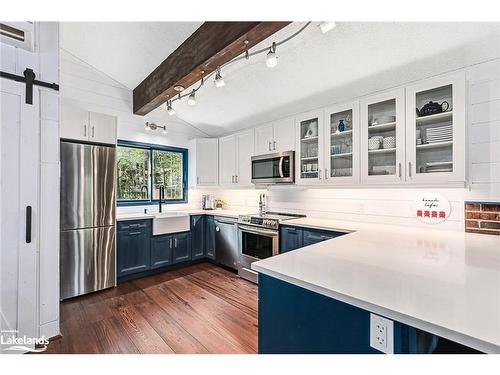 145 St Moritz Crescent, The Blue Mountains, ON - Indoor Photo Showing Kitchen With Upgraded Kitchen