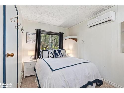 145 St Moritz Crescent, The Blue Mountains, ON - Indoor Photo Showing Bedroom