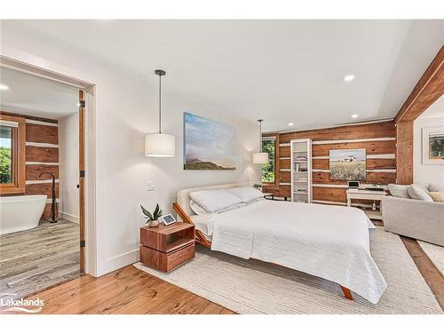 116 Lakeshore Road E, The Blue Mountains, ON - Indoor Photo Showing Bedroom