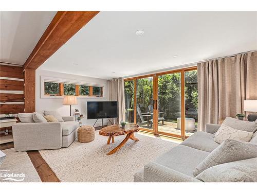 116 Lakeshore Road E, The Blue Mountains, ON - Indoor Photo Showing Living Room