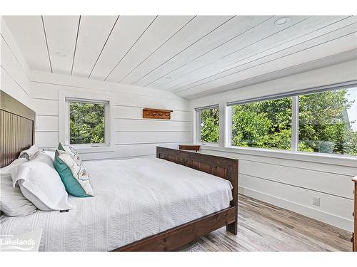 116 Lakeshore Road E, The Blue Mountains, ON - Indoor Photo Showing Bedroom