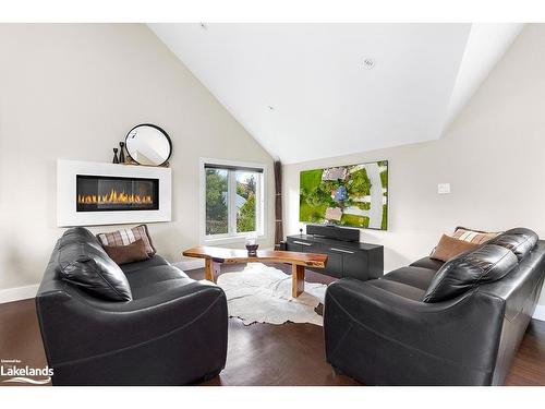 147 Carmichael Crescent, The Blue Mountains, ON - Indoor Photo Showing Living Room With Fireplace