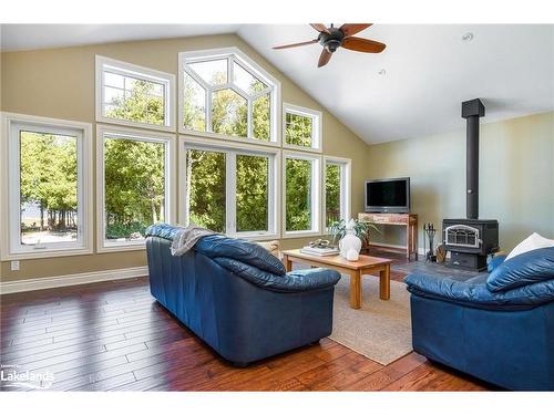 156 Queen'S Bush Road, Meaford Municipality, ON - Indoor Photo Showing Living Room With Fireplace