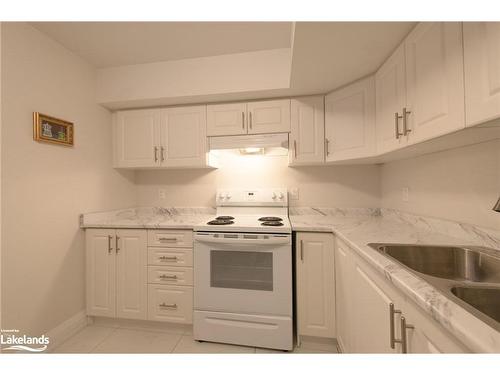 14 Lisbon Court, Wasaga Beach, ON - Indoor Photo Showing Kitchen With Double Sink