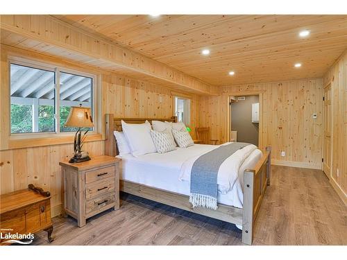 1159 Island Park Rd, Port Carling, ON - Indoor Photo Showing Bedroom