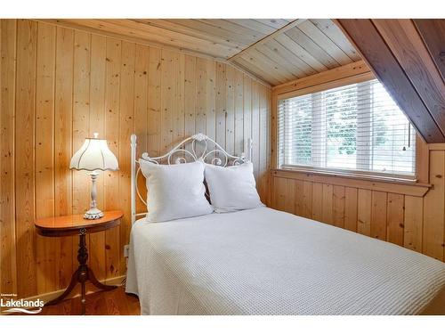 1159 Island Park Rd, Port Carling, ON - Indoor Photo Showing Bedroom