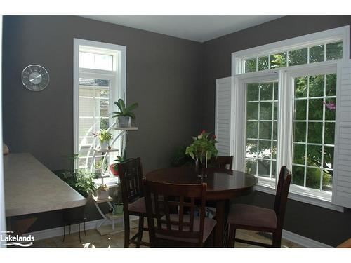 7 Sparrow Lane, Wasaga Beach, ON - Indoor Photo Showing Dining Room