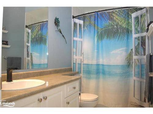 7 Sparrow Lane, Wasaga Beach, ON - Indoor Photo Showing Bathroom