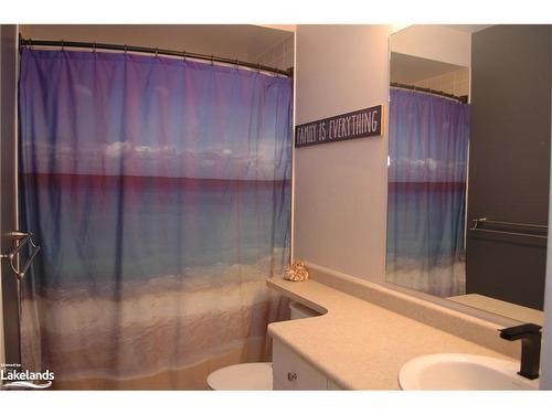 7 Sparrow Lane, Wasaga Beach, ON - Indoor Photo Showing Bathroom