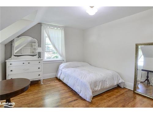 35 Cora Street E, Huntsville, ON - Indoor Photo Showing Bedroom