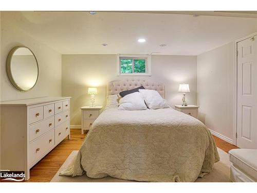 35 Cora Street E, Huntsville, ON - Indoor Photo Showing Bedroom