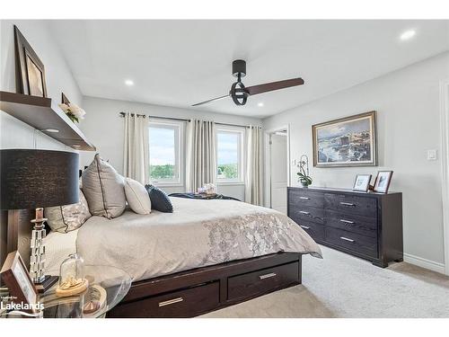 209 Hutchinson Drive, Alliston, ON - Indoor Photo Showing Bedroom