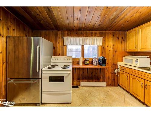 76 29Th Street N, Wasaga Beach, ON - Indoor Photo Showing Kitchen