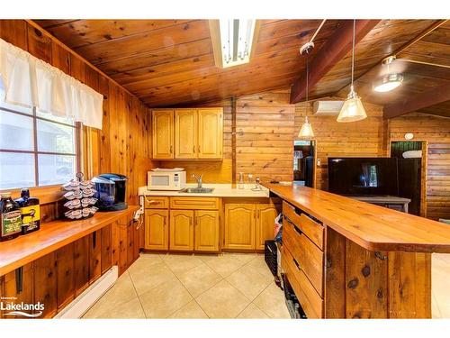 76 29Th Street N, Wasaga Beach, ON - Indoor Photo Showing Kitchen