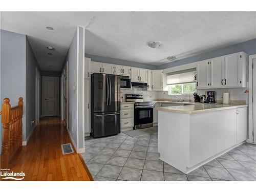 72 Bay Street, Tay, ON - Indoor Photo Showing Kitchen