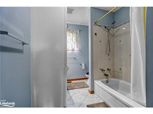 72 Bay Street, Tay, ON - Indoor Photo Showing Bathroom