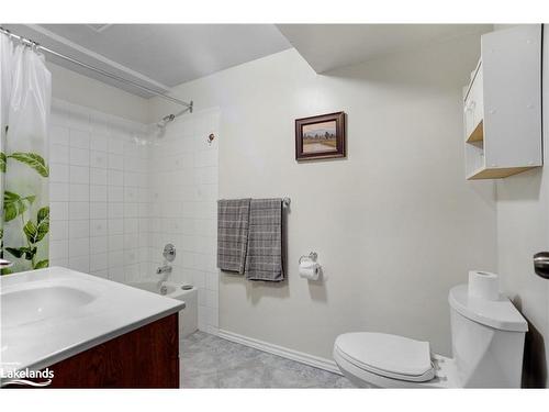 72 Bay Street, Tay, ON - Indoor Photo Showing Bathroom