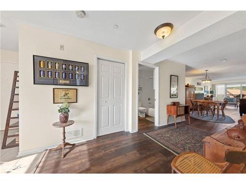 307-4 Beck Boulevard, Penetanguishene, ON - Indoor Photo Showing Living Room