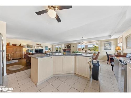 307-4 Beck Boulevard, Penetanguishene, ON - Indoor Photo Showing Kitchen