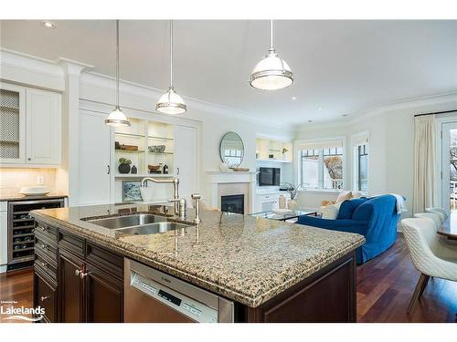 504-40 Trott Boulevard, Collingwood, ON - Indoor Photo Showing Kitchen With Double Sink With Upgraded Kitchen