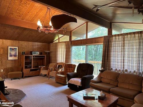 125 Woodland Park Road, The Blue Mountains, ON - Indoor Photo Showing Living Room