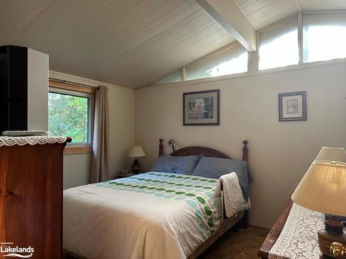 125 Woodland Park Road, The Blue Mountains, ON - Indoor Photo Showing Bedroom