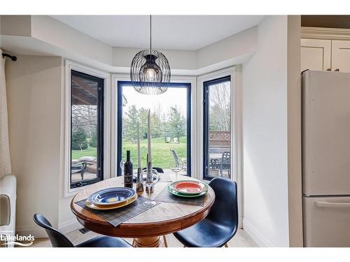 16 Trails End, Collingwood, ON - Indoor Photo Showing Dining Room