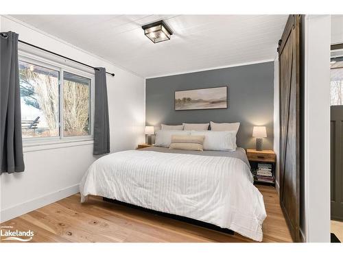 1125 Maplehurst Drive, Huntsville, ON - Indoor Photo Showing Bedroom