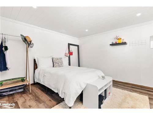 1125 Maplehurst Drive, Huntsville, ON - Indoor Photo Showing Bedroom