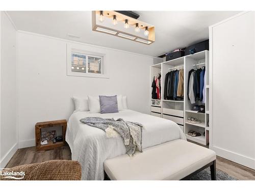 1125 Maplehurst Drive, Huntsville, ON - Indoor Photo Showing Bedroom