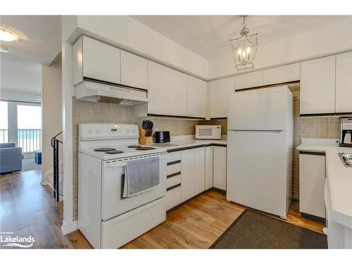 8-1064 Tiny Beaches Road S, Tiny, ON - Indoor Photo Showing Kitchen