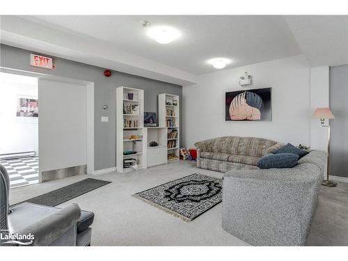 8-1064 Tiny Beaches Road S, Tiny, ON - Indoor Photo Showing Living Room