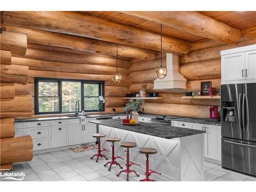 44 North Waseosa Lake Road, Huntsville, ON - Indoor Photo Showing Kitchen